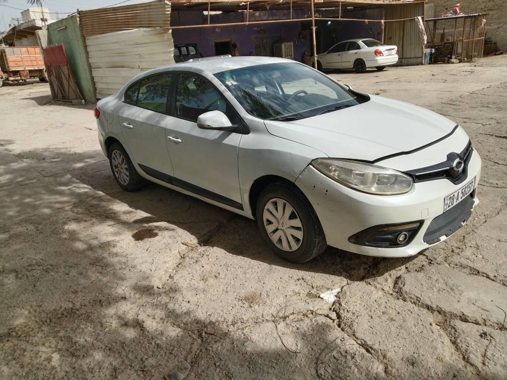 السلام عليكم رمضان كريم للبيع رينو فلورنس موديل 2016 سيارة جاهزه كير مكينة حداديه كله جاهزة مكفوله من الضربه والصبغ سنويه جديدة اوهزه جديده باسمي بصمه فول مواصفات السعر 62 مكانه حله الاتصال ***********
