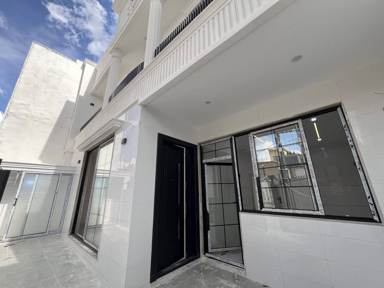 💥🎯#نرخی گونجاوە  ||#سعر مناسب VIP   
🏦#خانوو  تاپۆ   🌲 🌲 || لەموقیعی باش || فول كوالێتی || بۆفرۆشتن 
🌍#شوێن || هەولێر || گەڕەکی 92 زانكوو  ||نزيك شةقام 100متري
🧱#ڕووبەری||    133 متر مربع 🌲    
🗄#پێک هاتوەلە||  4 ژوری نوستن مطبخ  وطبخ عمل و 2 هۆل و   2 حمام   بیتونە ژوري ميوان
💰#نـــرخ
📠#بۆ پەیوەندی کردن
📴فایبر واتساب***********
📴اسيا***********
ـــــــــــــــــــــــــــــــــــــــــــــــــــــــــــــــــــــــــــــ
🏦#بيت_133متر_مربع____طابوو__  🌲🌲  ||موقع ممیز  || فول موصفات   || للبیع قريب صادين #كةركوك 
 🌍#الموقع ||  اربیل|| حي 92 زانكوو | 
🧱#المساحة || 133 متر مربع     
🗄#یتکون بیت || 4 غرفة نوم مطبخ  مطبخ عمل و استقبال ۲ صاله  و 3 حمام بیتونە  
💰#الســعر وةرقة و بيها مجال  
📠#للاستفسار اتصلوا ........
📴فایبر واتساب***********
📴*********** اسيا

📞للتواصل
📸 السعر والصورة متوفرة على قناتنا الرسمية في التليكرام 👇
🔗 https://t.me/bashdarsleman445
تابعنا الان وشوف احدث العقارات يوميا ع الصفحه الرسميه في فيسبوك
🔗https://www.facebook.com/share/1HPVCGBVGS/?mibextid=wwXIfr

📞 تواصل مباشر واتساب أو اتصال:
📱 ***********
📱 ***********

#عقارات_اربيل #شقق_للبيع_اربيل #بيو_لبيع_اربيل  #فلل_للبيع_اربيل #مجمعات_سكنية_اربيل
 #عقارات_كردستان  
#استثمار_عقاري_اربيل #عقارات_بغداد_سليمانية_اربيل  #عقارات_شمال_العراق  

⬅️ الأسعار والصور داخل القناة… لا تفوّت الفرصة

تابعنا الان وشوف احدث العقارات يوميا 🏘️
https://t.me/bashdarsleman445
