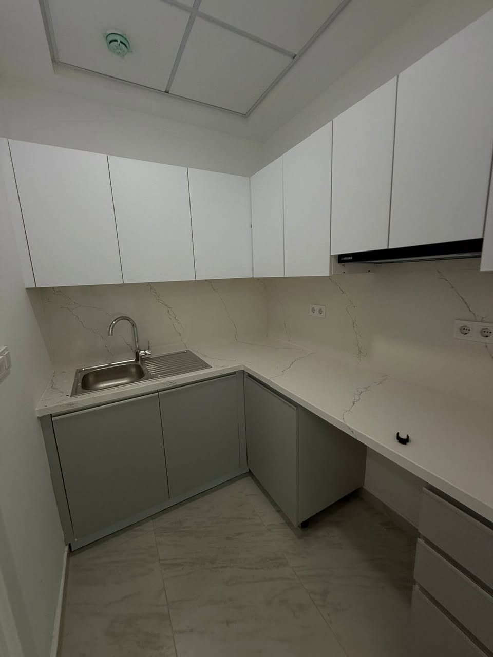 📍Office For Rent 
Empire Business Towers
📐143m
〰️Floor 6
〰️ 1+1
📞For More İnfo Call ***********
