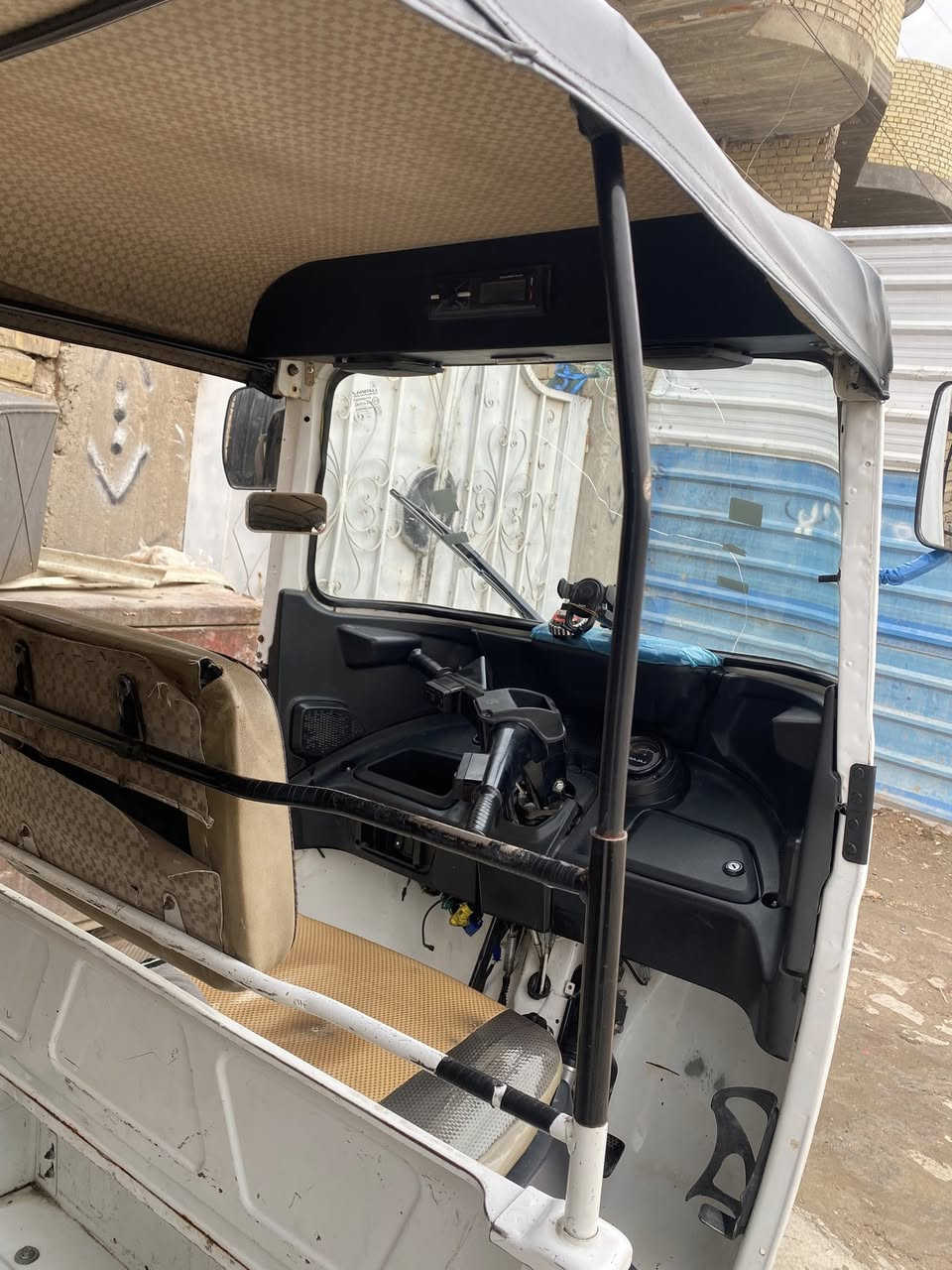 سلام عليكم تكتك موديل 22 شهر 3 لا ضربة ولا صبغ مكينة مجفته لا تبخير ولا تنقيص خير من الله رقم بغداد انكليزي مكانهة بغداد كفاءات العبيدي السعر 8500 وبيهة مجال بسيط ***********
