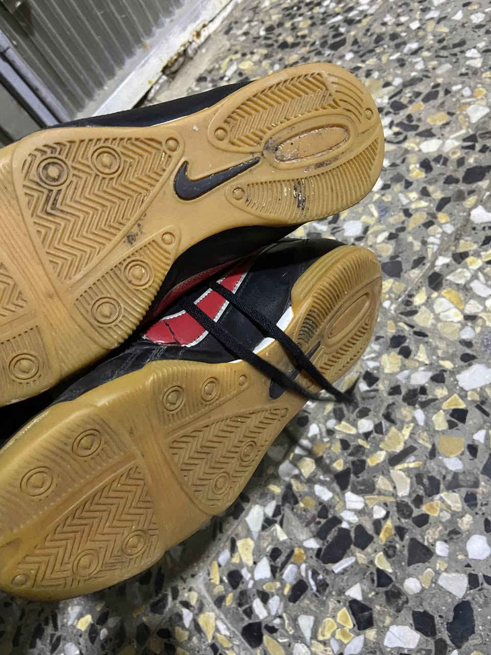 تكرمون حذاء نايك  كرة قدم صالات اصلي فيتنام باركود نظافه ٩٩ بالميه قياس ٤٣ السعر ١٠


**إذا كنت صاحب هذا الإعلان وتريد حذفه لأي سبب، رجاءا أرسل رسالة إلى الدعم الفني**