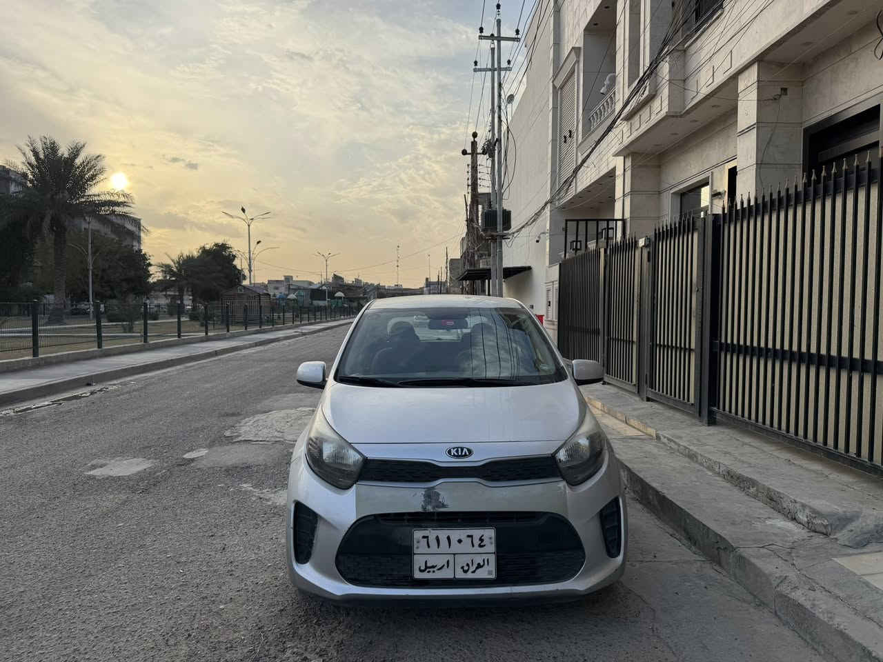 بيكانتو 2019 خليجي 
بيها باب وجاملغ صبغ ماشيه 38 بدون نواقص نظيفه محرك وكير وصدر وتبريد كله نظيف ومكفول بيها شاشه وكامره وتحكمات ستيرن رقم اربيل تحويل او وكاله مكاني بغداد 
السيديه. سعر 98 ورقه وييها مجال
***********
