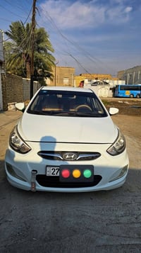 اكسنت ٢٠١٥ • ١٤٠٠ • شاشة وكاميرا