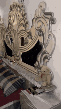 غرفه عراقيه للبيع ب٤٥٠  بيهه مجال مكاني حي اور بغداد اضرارهه بس التاج الناصي ماكو والخشبات الجانبيات ماكو والتاج مفصوخ بس يتصلح عادي بس يراد واحد يدكه ***********
