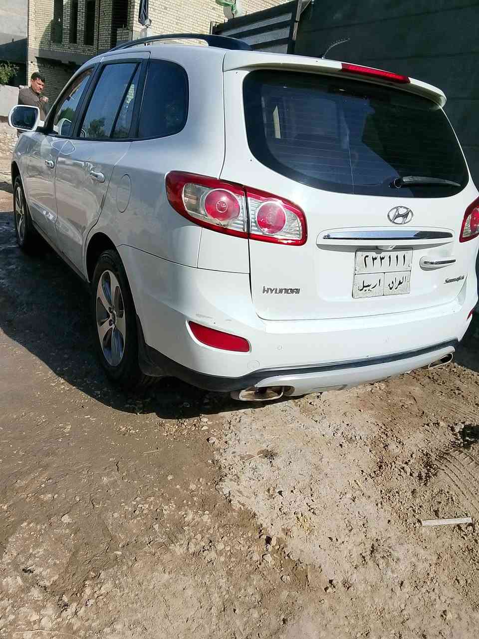 السلام عليكم سنتافي للبيع موديل 2012خليجي بيه مكانت بارد مواجود سونارها بل منشور فوال مواصفات بصمه فتح صقف اشاير بل مريا خمس ويل كب شاشه كامره داخل بيجي تحكمت سترين سبعه راكب ثلاث قطع تبريد مكينه كير حداديه تخم تاير باتري كله جديد غراف جديد مكينه 4سلندر رقم أربيل تحويل مباشره السعر 135بيه مجال قليل الاستفسار اتصل على الرقم التالي ***********العنوان حله
