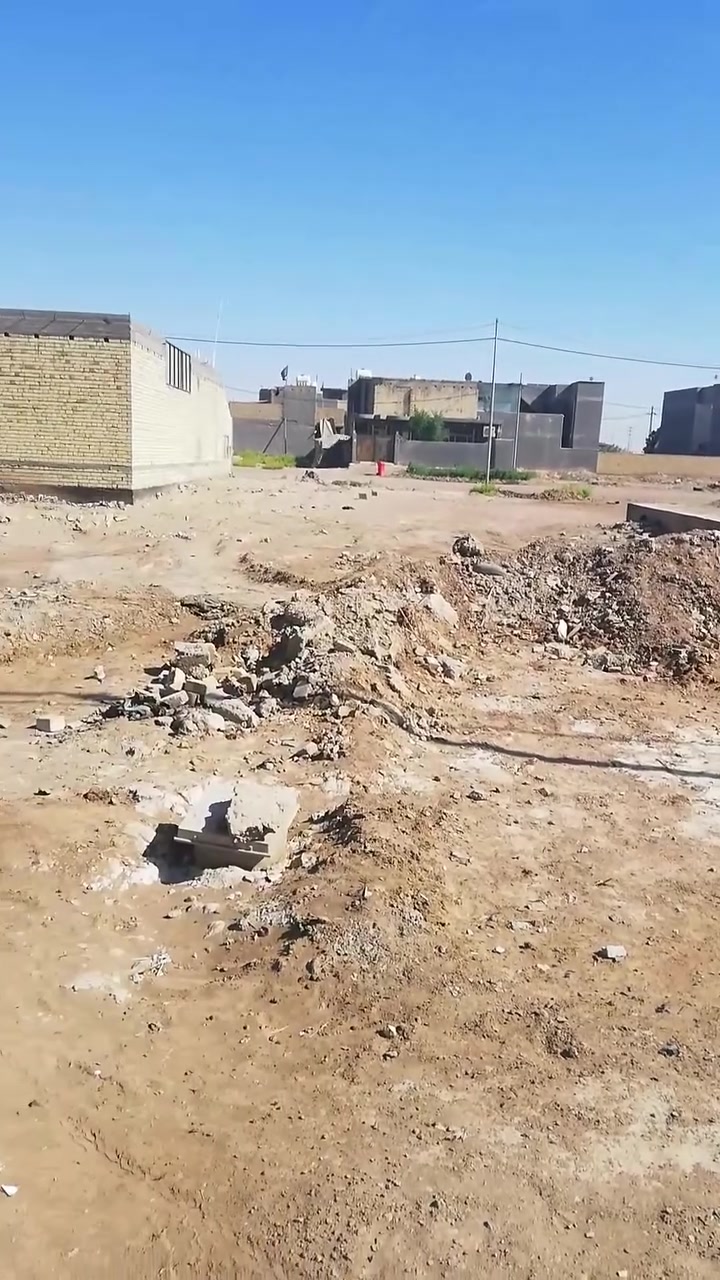 سلام عليكم قطعة أرض للبيع حي الموضفين موقع ممتاز مساحة 250م تحويل مباشر أمام متنزه و خلف شارع 30 المربع الأول ع نزلة الموضفين السعر ١٣٥ قفل  وبية مجال الستفسار ***********
