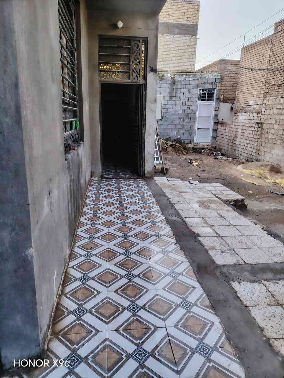 السلام عليكم
بيت ٢٠٠م للايجار بناء ١٠٠م و١٠٠م فارغ في حي الميلاد طريق الجنة عامود ١٣٧ داخل الفرع

الشارع تبليط ومدارس وكافة الخدمات

للاستفسار الاتصال على الرقم ***********
