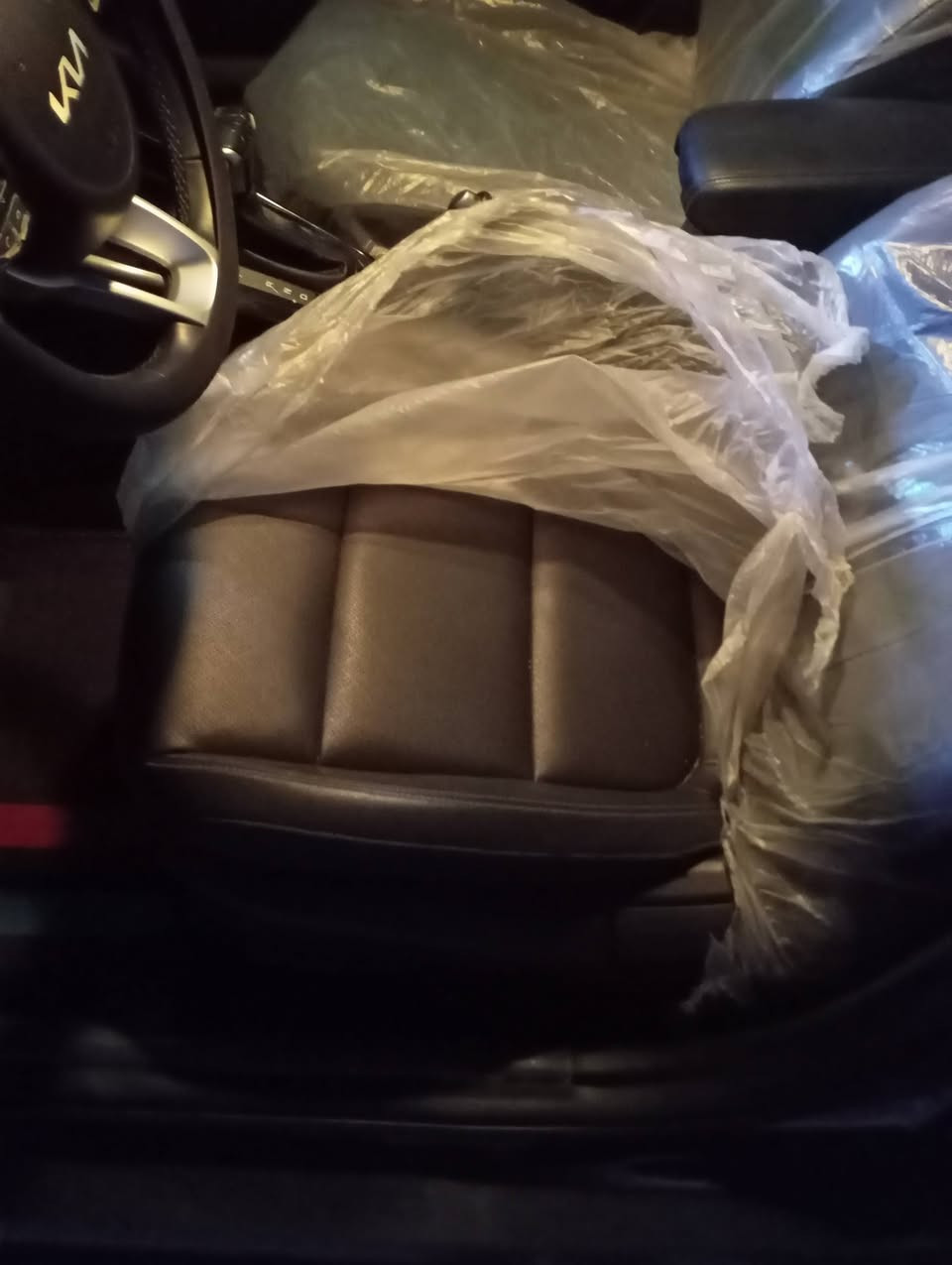 السلام عليكم عندي سياره كيا ريو موديل 22 السياره بسمي كابون ورقي بيها بيها صفحه  السايق صبغ بخ اوربي بدون قطره معجون السعر 105وبيها مجال الا مو شراي لاا يخابرني ***********
