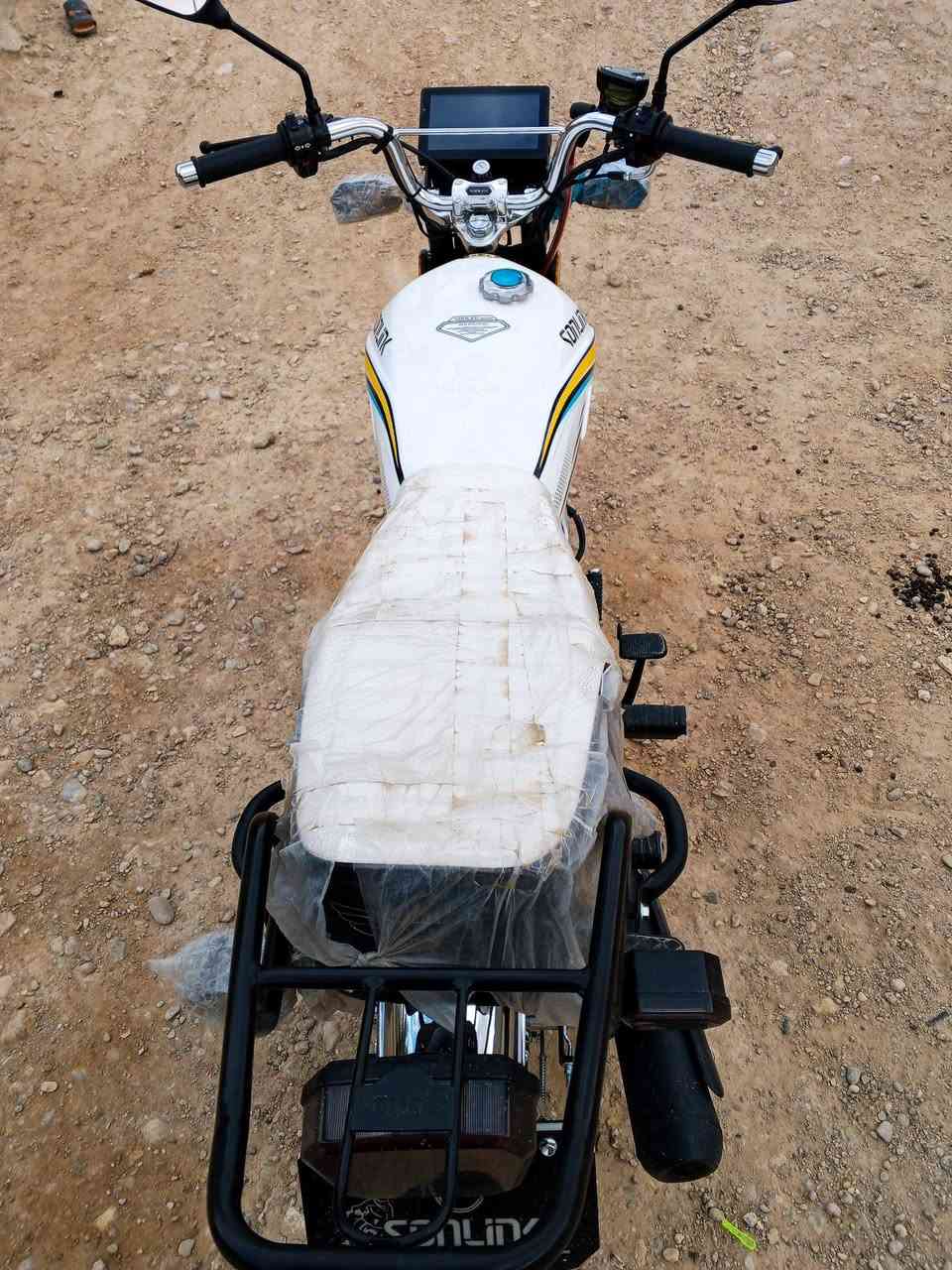 سولنك 25لبيع او مراوس ماوصل شي قيم بلي يحبه الله  على وضع شركة أوراق بصمات سويجات شراي يتفضل وهاذه رقمي ***********
