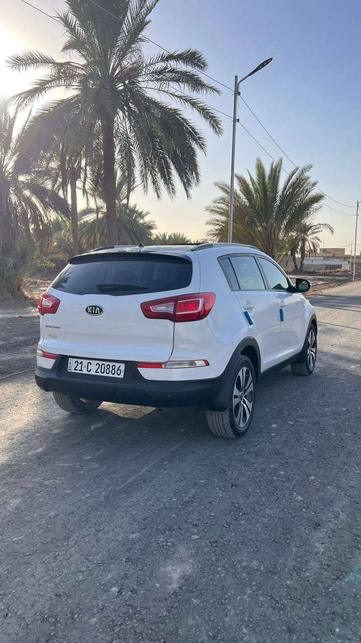 السلام عليكم اسبورتج موديل ٢٠١١ خليجي كفاله عامه من الصبغ والظربه والتبديل فقط بارد بصيط السيارة فول موصفات رقم اسلمانيه دولي هزه وسنويه جدد ٢٠٣٠ مكينه ٢٠٠٠ دوش السياره برغي مابيها نقص السعر ١٣٥ وبيها مجال مكاني بابل الحمزه الغربي الاستفسار ***********
