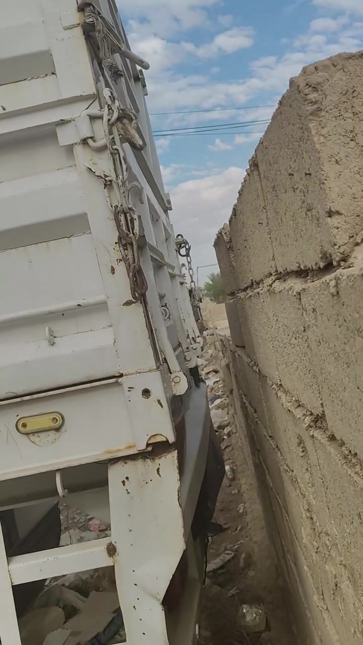 سلام عليكم اخوان عربانه حدايه شاصي ١٦ عربانه جديده مامشتغله بس عل حنطه تشتغل تخم تاير دناكير ١٤ بريك بل مكان عربانه حاهزه ارتفاع اجناب ١٩٥ والسعر ١٠٥$ وبيهه مجال شي بسيط مكان الانبار *********** ولطول ١٢وعشرين
