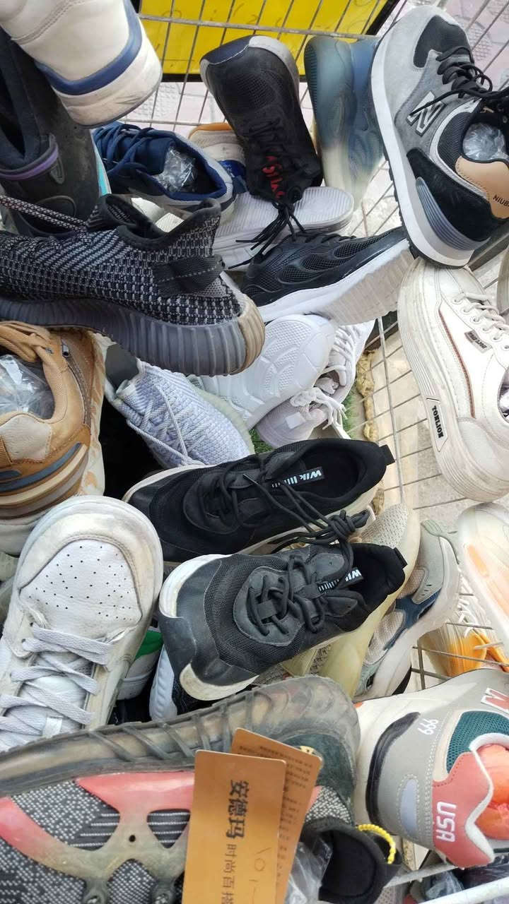 متوفر احذية بالة اوربي
 شلعة كاملة القطعه ب5000 الاف
رجالي شبابي القياسات من 39 40 41 42
بغداد الشعب
للاستفسار *********** بغداد, العراق
