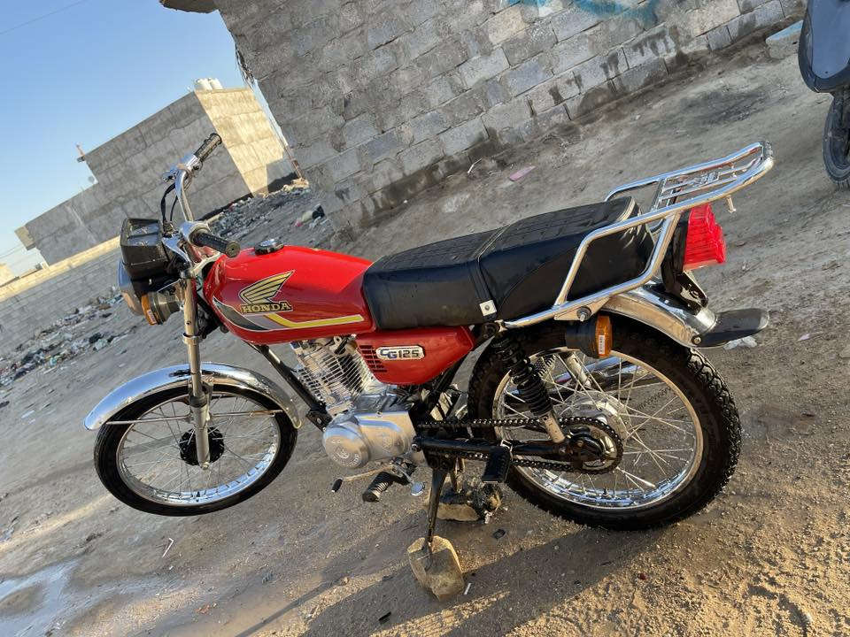 سلام عليكم دراجه للبيع كلك كلك كلك مكفوله من سرقة دراجه حلوه  وشلعه تاكل لكاع  كهربايات كله شغاله السعر 350وبيه مجال قليل مكاني كربلاء سيد سماعيل قرب لمرقد التصال ع رقمي ***********
