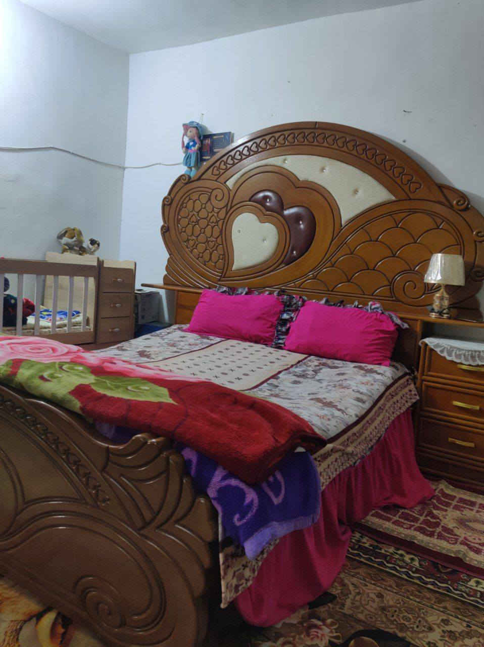 السلام عليكم.... غرفة نوم  تسكام عراقي أصلي سبب البيع انتقال للمحافظة ثانية
ب900الف وبيها مجال
***********
