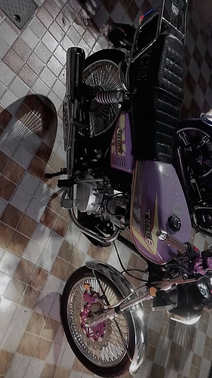 السلام عليكم تايكر للبيع موديل 25 مكينه وأوراق مكفولات أوراق سكنر شراي خابرني  وتشلع عيوني مكاني بل حمزه الغربي *********** السعر 700وبيه مجال للطيبين
