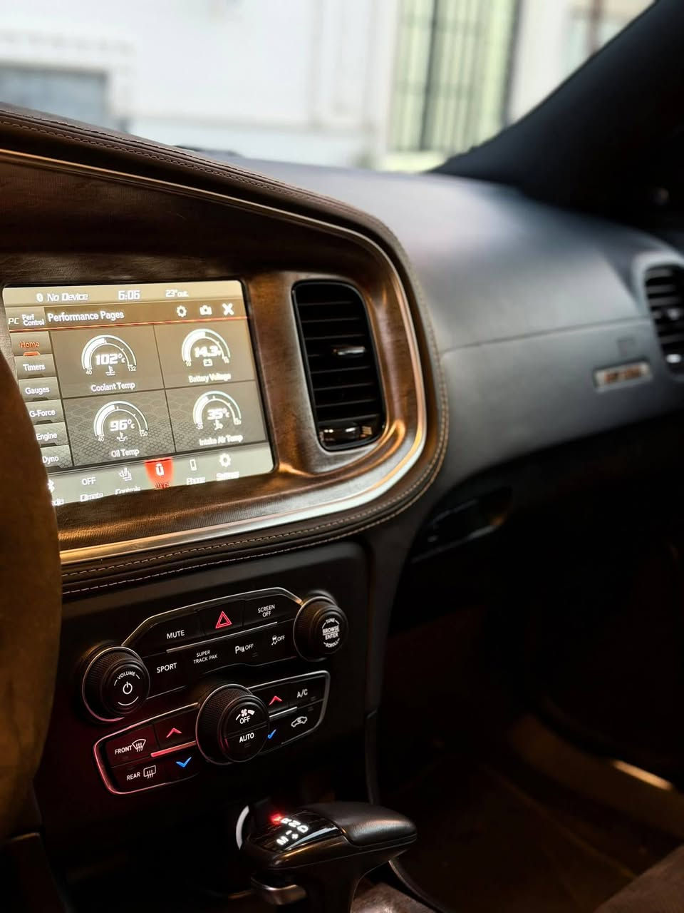 سيارة للبيع او مراوس
بجيب 2014 او 2015
دوج جارجر موديل 23
 مكان السيارة: واسط
📞 للتواصل: ***********
📊 المسافة المقطوعة: 28000 فقط
🛠️ المحرك: 8 سلندر – 5700 هيمي

⚙️ المواصفات:
• فول مواصفات
• فتحة سقف
• رادارات
• مقاعد تدفئة وتبريد
• تشغيل عن بعد
سياره حلوه ونظيفه كلش اكثر من صور وفوول مواصفات ومكفوله مكفولة مكفولة من شواصي وحتى راديتر بلادي ودخول جديد للعراق صارلها اقل السنة ونصبتها حيل حلوه واحلى من صور وسياره على ايدي دخلتها 

⚠️ أضرار السيارة:
• وارد أمريكي – حادث أمامي

📌 تفاصيل إضافية:
• رقم السيارة: بغداد مشروع وطني وين ميعجبك تحول
• باسم المالك تحويل مباشر
• لون السيارة: أسود
• حالة السيارة: السيارة جاهزة ونظيفة جداً بدون نقوصات
