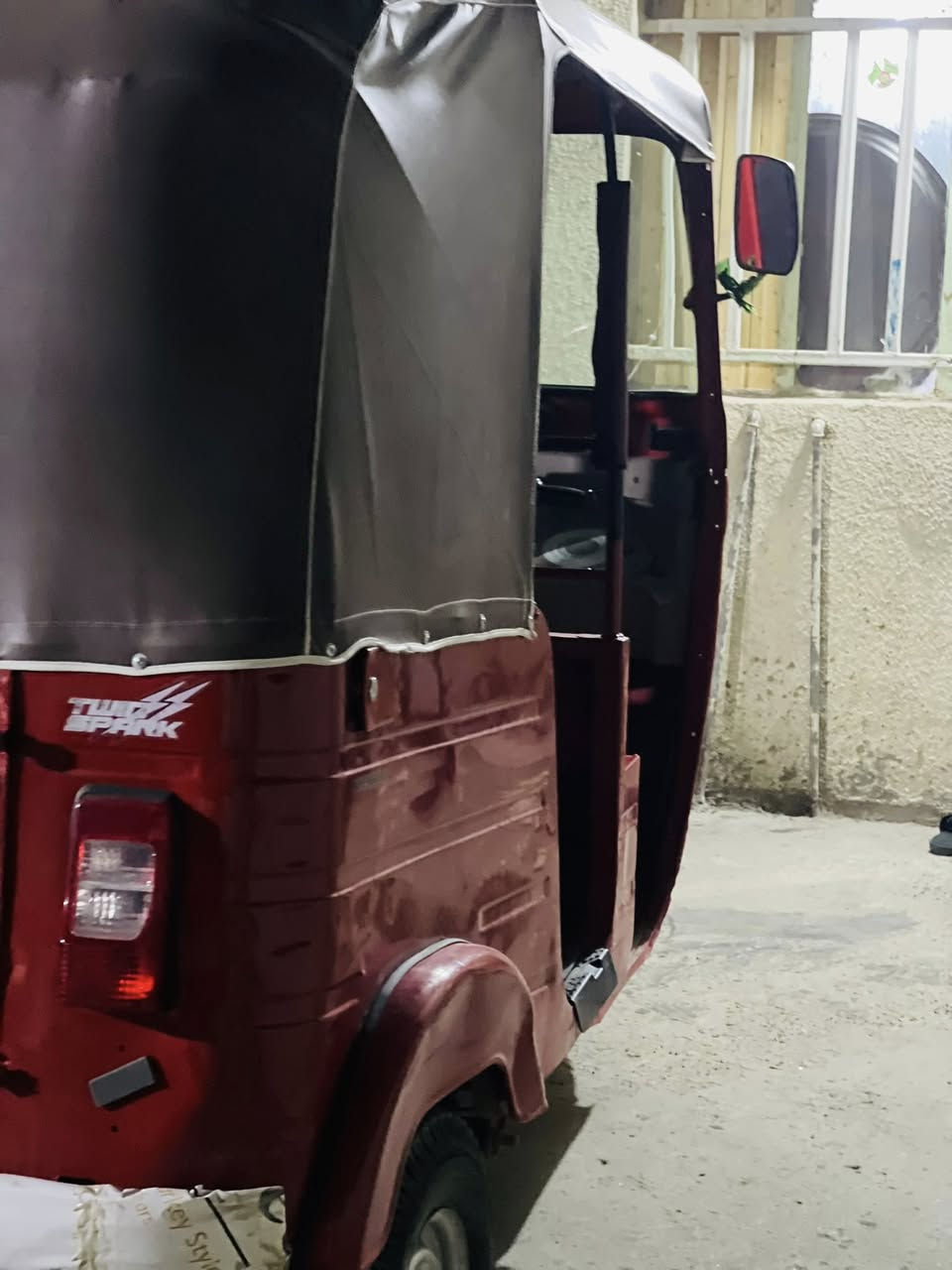 سلام عليكم تكتك لبيع مديل 2018 اوراق لبيع اصولي مكاني حي الجهاد السعر 4200 وبيها الاتصال/***********
