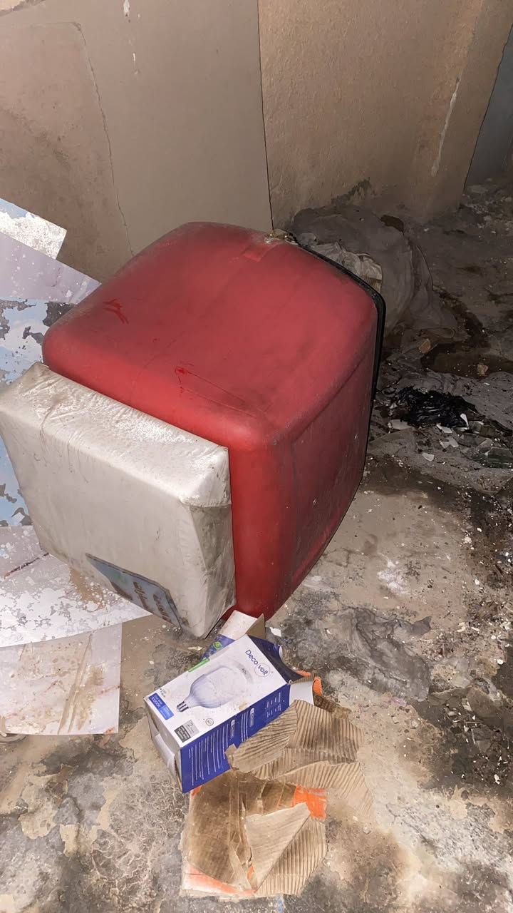 صندوك دلفري للبيع واحد اسود وواحد احمر الاسود ب ٣٠ والاحمر ب ٢٥مكاني نجف اليريدهن واتساب مفتوح
***********
