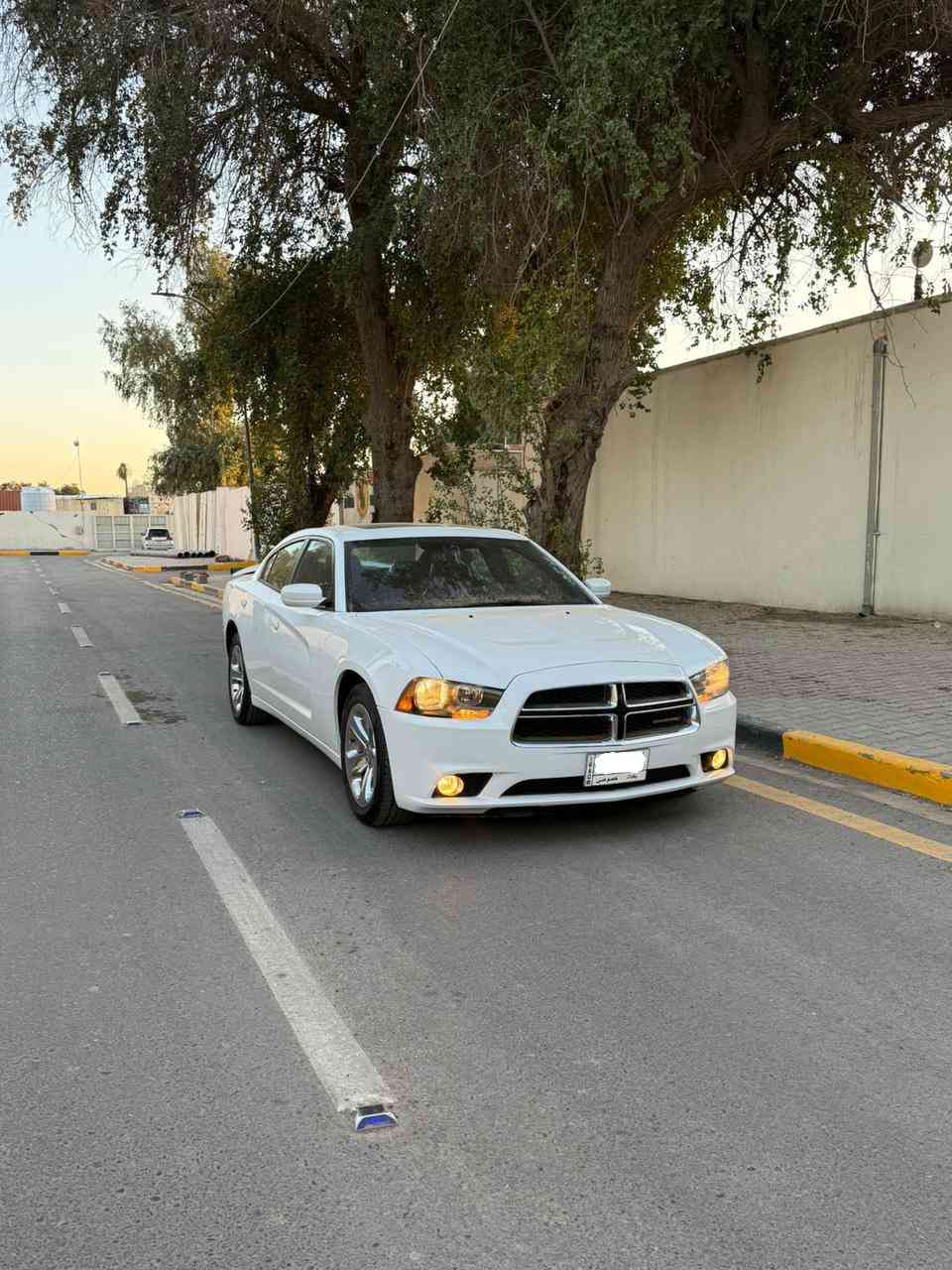 السلام عليكم من رخصة ادارة الكروب
عندي جارجر موديل 2012 وكاله العرصات 

يعني خليجيه السيارة رقم بغداد بسمي 

سيارة جديدة واحلى من الصور ومصوره فديو

بيه فقط طخه جدا بسيطه مفتوحه براغي البنيد

ماشيه 175 الف كيلومتر حقيقي تخم تايرات جدد

صدر جديد كله سيارة عليه ادامه وصيانه عامه 

بغداد / حي الجامعه / 

وهذا رقمي *********** 

وهذا بي واتساب ***********
