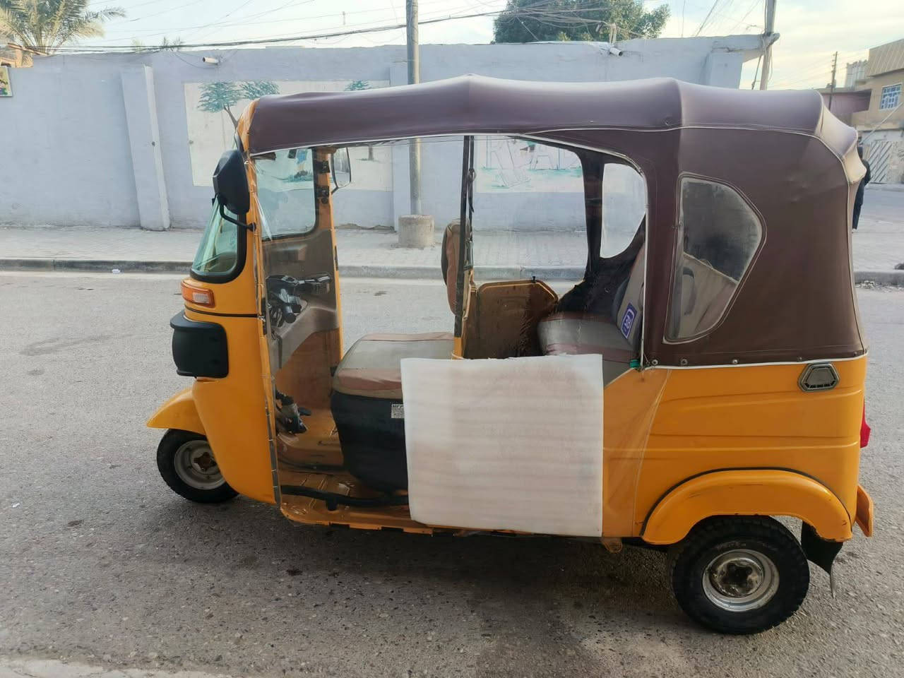 للبيع موديل 22 شهر 12 رقم نكليزي بغداد تكتك جاهزة فول كبل للشارع جاهزة تحويل مباشر بيهة يم البكلايتات الخلفية صبغ تكتك حلش حلوة السعر 7او 800 العنوان بغداد جسر ديالى القديم ***********
