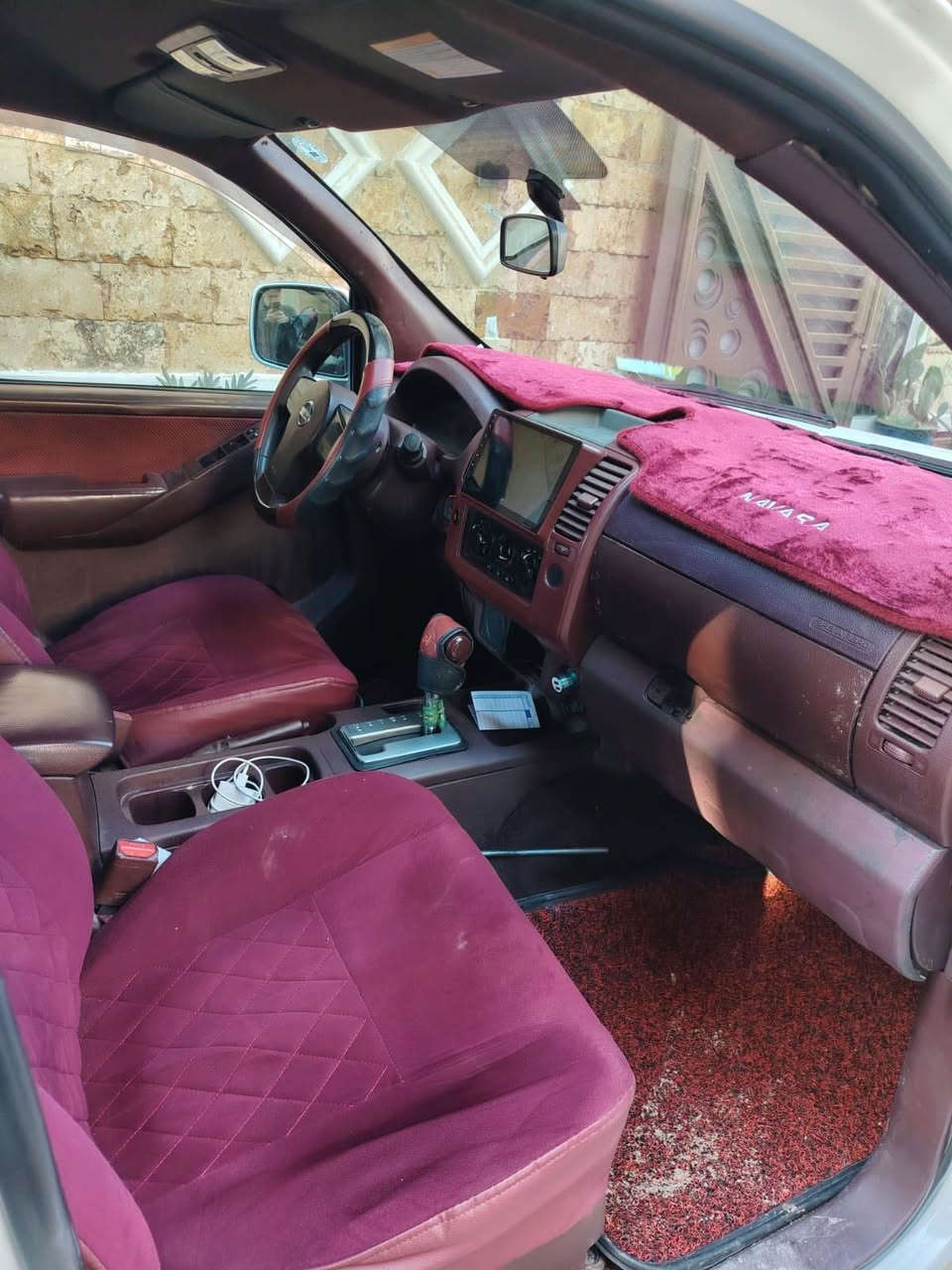 السلام عليكم للبيع نيفاره 
موديل 2015
رقم اربيل صار يومين هزه وسنويه باسمي 
السياره جاهزه من الالف للياء 
مكينه جديده vvt3000
بيه قطعتين مبدلات وتكمتين بدون شواصي 
للستفسار الاتصال*********** 
غير متواجد عل فيس
