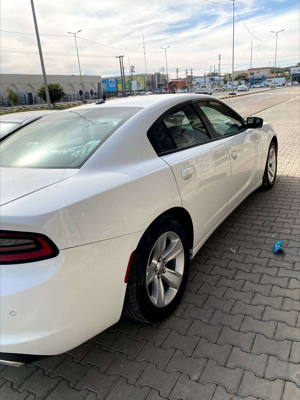 سلام عليكم للبيع جارجر SXT
موديل 2023 الإصدار الاخير مكفوله كفاله عامه السياره بأسمي رقم بغداد ماشيه ٤٨ كيلو وكاله هارلم مكان السياره نجف ***********
