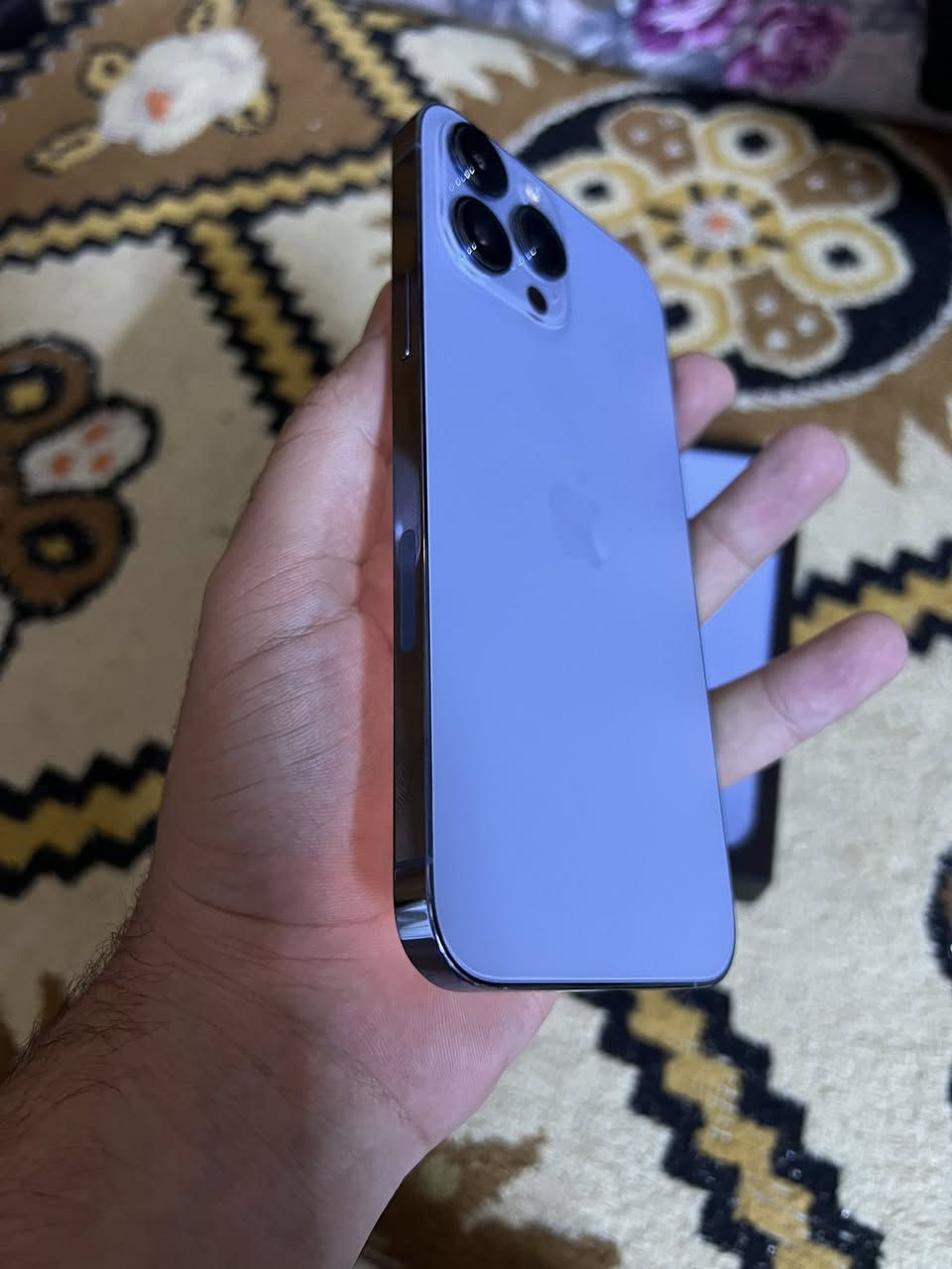 السلام عليكم 13 برو ماكس 256بطاريه82 الجهاز على وضع الشركه ما ملعوب بي ولا داخل صيانه بحياته مكفول كفاله عامه جهاز شخصي مكاني بغداد ***********
