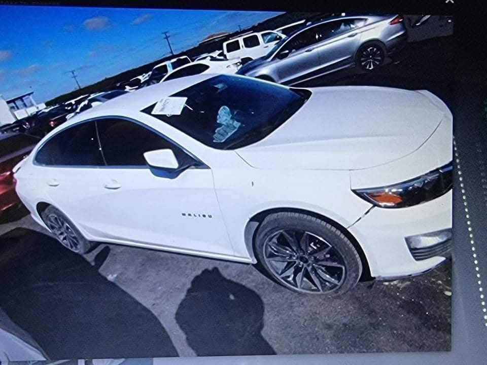 سلام عليكم ماليبو 2020 سياره خير من الله مكينه كير حداديه 100/80 سياره احله من الصور الله شاهد باقي التفاصيل بالسونار وي الصور عنوان واسط 
رقم الهاتف بس وتساب موجود *********** 
سعر السياره 90وبيه مجال قليل
