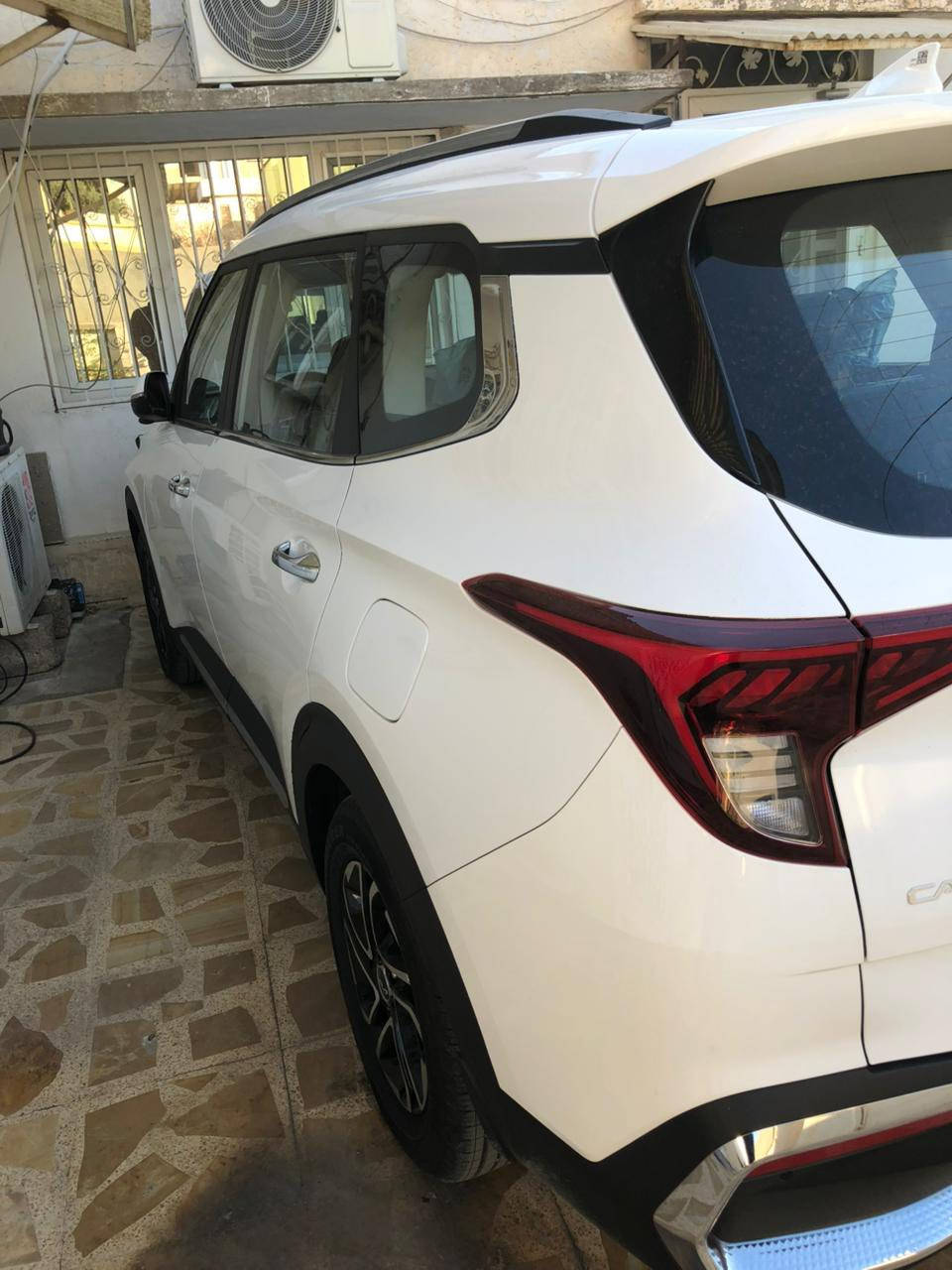 كيا كارينز2023للبيع فقط ضمان شركة نيم فول مواصفات فتحة لايت 3عدسات تبريد لمس شاشة انارة داخلية 7الوان ماشي 18الف باسمي مكانها كركوك السعر 185بيها مجال معاملة الجاد يتفضل خاص او الاتصال *********** وشكرا
