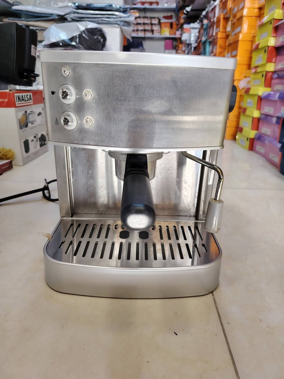 متوفر اجهزة قهوة (اسبريس وكبسولة) اوربي اصلي ماركة بوش الالماني
توصيل لكل العراق للتواصل واتساب ***********
