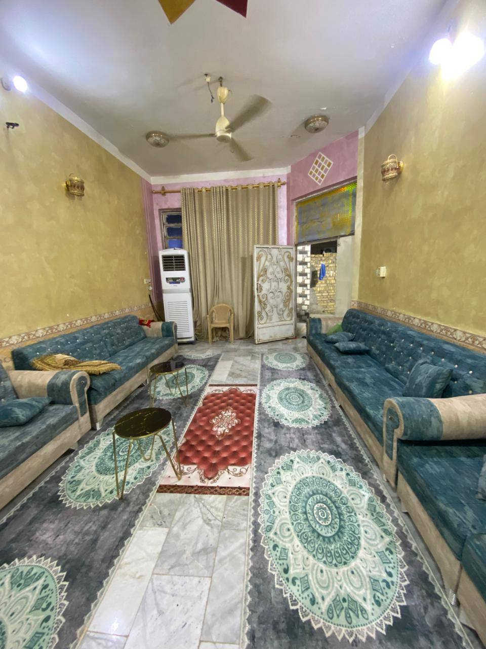 سلام عليكم
بيت 200 م للبيع  قرب مستشفئ الحوراء عليها السلام.

نزلته المركز ثاني فرع ع ايدك اليمنه.

البيت عكاده بنيان حديث طابقين الطابقه الارضي غرفتين صاله مبطخ بارد مع مبطخ حار منعزل وستقبال

الطابق العلوي غرفيتن وصاله جاهزات لسكن . بينما غرفه وصحيات ومطبخ هيكل .لتواصل خاص او عبر الرقم *********** ضياء
