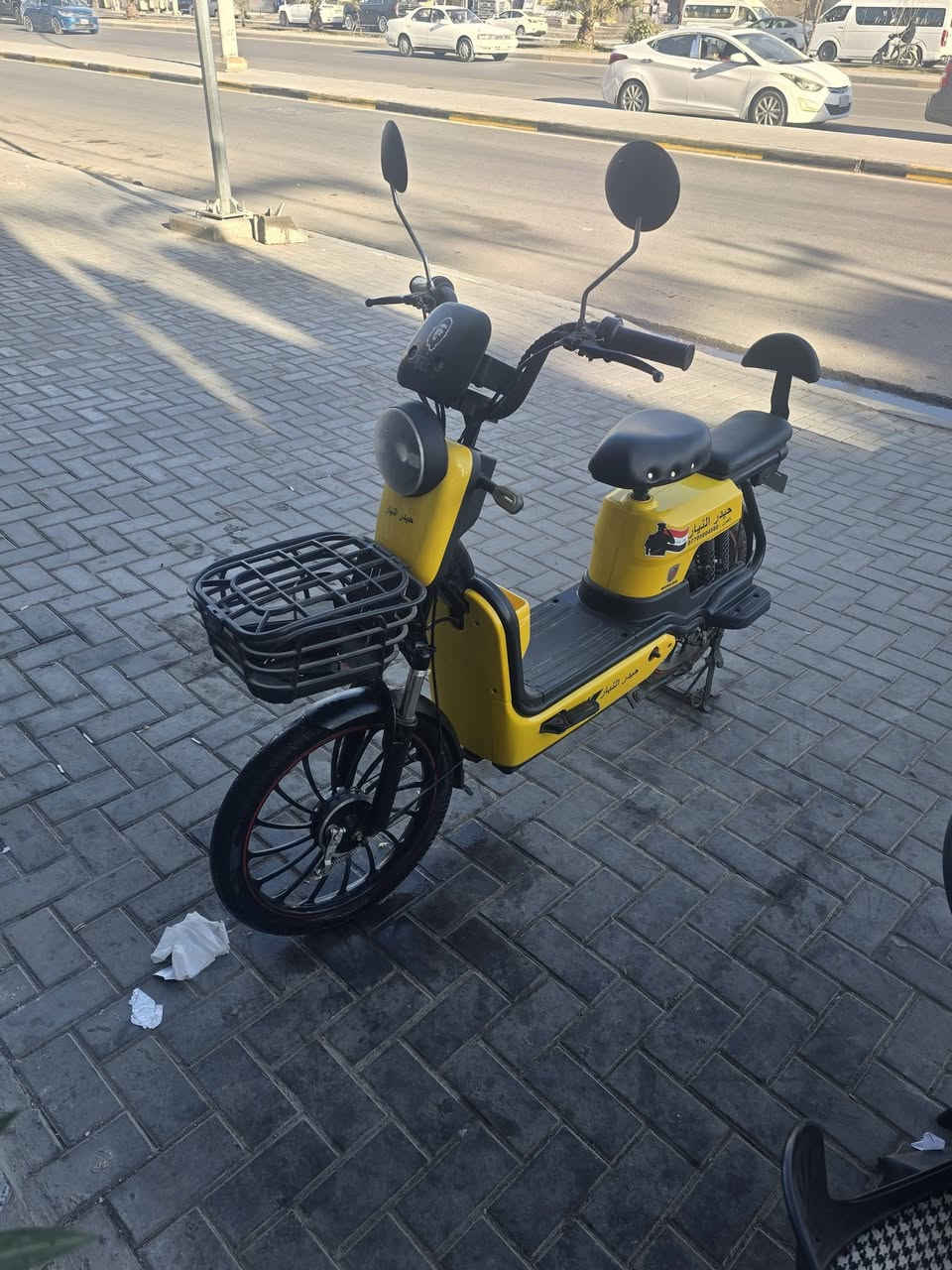 دراجه شحن لون اصفر نضافه80%
ما بيه اي عطلات نضيفه. بيه نقص واير بريك 
مكاني البصرة القبلة حي الجامعه 
رقم للتصال ***********
السعر 300
