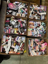 كارتون مكياج • ١٠٠ قطعة • توصيل مجاني