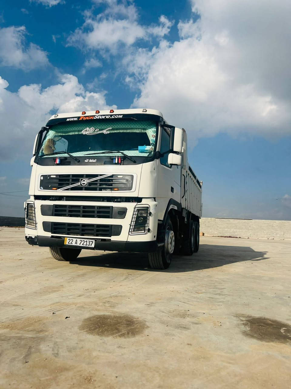 للبيع فالفو  FM12 موديل 2002 ببلاد شيطاني سيارة جاهزة بدون صبغ شاصي كير محرك اكسل بشرط كفالة عامة سنويا جديد بسمي حتا 2030 مجموعة شفت 
*********** واتساب
***********
