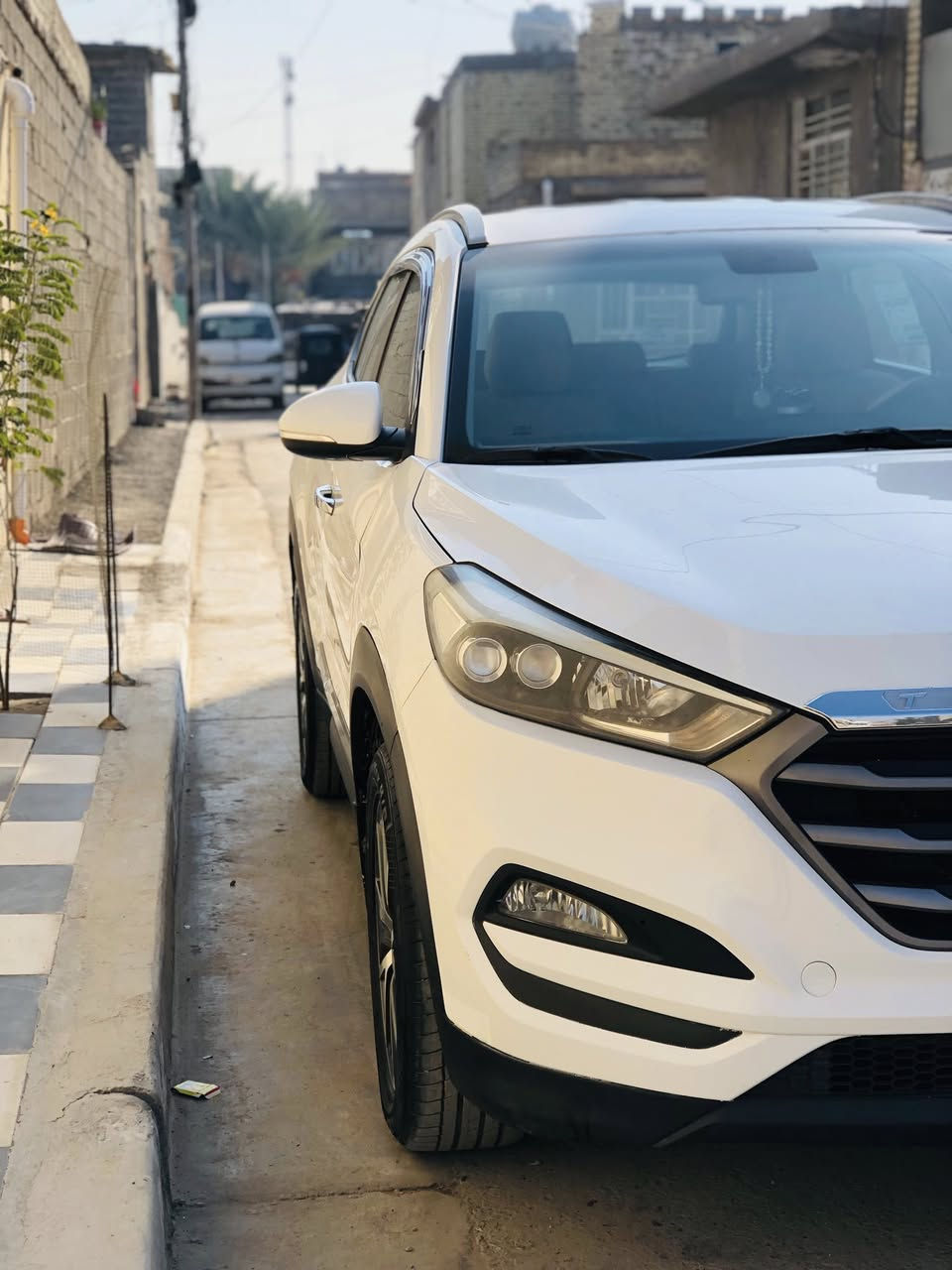 السلام عليكم توسان 2016 خليجي
مكينه 2000 دوش 
ماشيه 140 
بغداد بسمي 
كير مكينه مكفوله خير من الله 
5 ويل كب 
سايد ابريك برجل 
ليت زنون
تحكم استيرن
3 انضمه قياده 
مري شفط
السياره خير من الله بس بيهه بعظ المراحظات 
السعر 170 وبيها مجال 
***********
