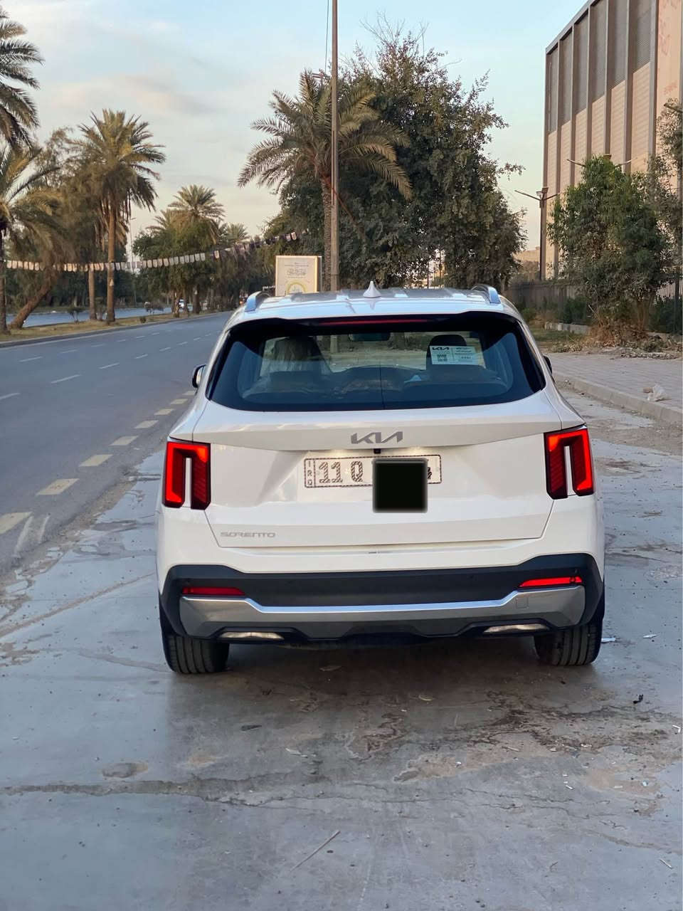 السلام عليكم 
🔥 كيا سورنتو 2024 – 4 سلندر 
ماشية 24  الف رقم بغداد 
⚙️ المحرك: 4 سلندر 2500
▪️ كشن السائق كهرباء 
▪️ ٤ مود قيادة 
▪️ ٧ راكب ٣ قطع تبريد
▪️جنطة كهرباء 
▪️بقية المواصفات المعروفة
للاستفسار 
*********** بغداد, العراق

