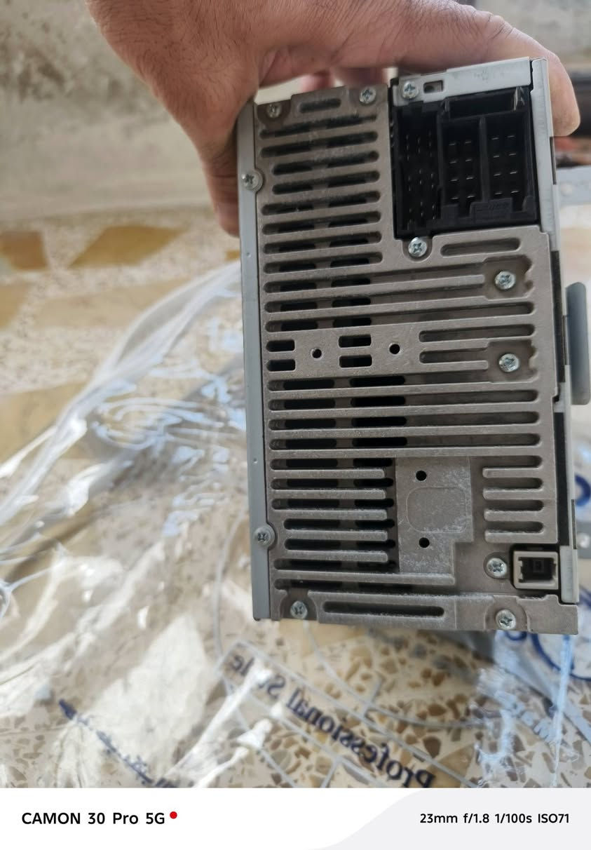 أغراض للبيع ..شرط النظافه
***********
1 ..مرآة سحب صفحة الأيمين النترا 2010/السعر (25000) 
2..مرآة سحب صفحة اليسار اكسنت دبدوب السعر(25000) 
3..مسجل سياره النترا مقدس. السعر (25000) 
 4..فرشه سيكي دشبول السعر(4000) 
5..ولف حماوه أصلي مال كصه سيكي (10.000) 
6..تكوه يم الكير جوكر السعر (5000) 
7..شريط استيرن تجاري.سياره كيا سيراتو 2012السعر (10.000) 
8.. كبات سياره سيكي اصلي..السعر (10.000)
