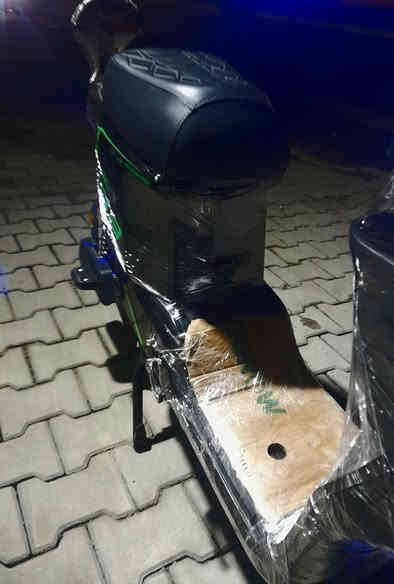 السلام عليكم  R9  للبيع 2026 فول مواصفات1اربع نمر تمشي 109 حقيقي 80 قبل 15 يوم اشتريته بعده زيرو ماشيه 60 كيلو من شركه ولني من حيدر النيار وياه بصمه وكرتين ومفتاح الله شاهد نضيفه جدا والسعر 550 وبيه مجال والعنوان بغداد الحسينيه مال راشديه وتواصل عل فيس ورجاء المو شراي لا يراسل رقم الخاص ***********فقط واتساب
