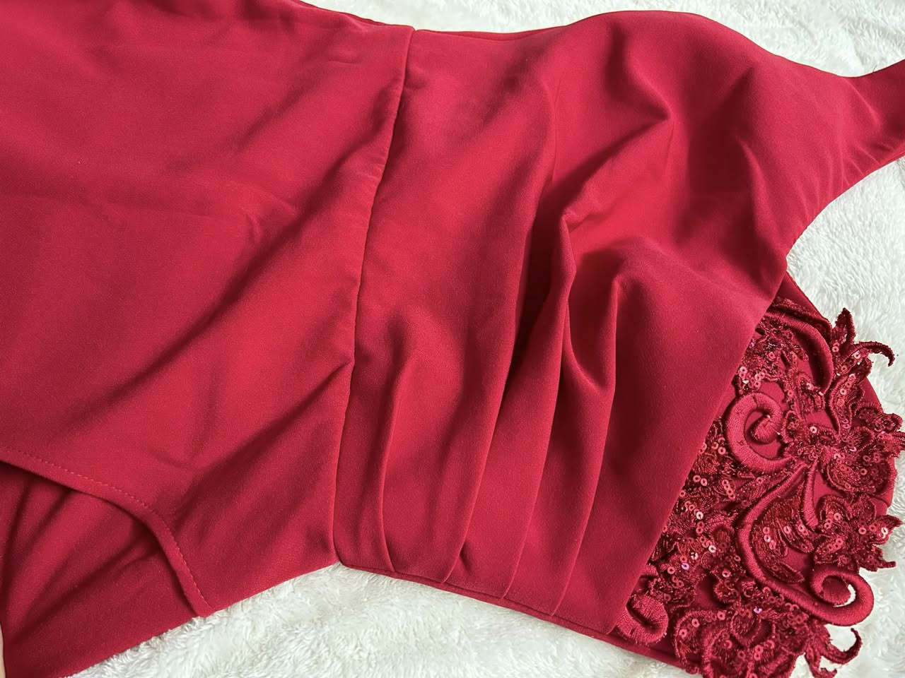 فساتين للبيع مع بدلة حنه فري سايز
بدلة حنه فري سايز ب٧٥ وبي مجال بسيط
الفستان الاحمر القصير مشغول كيبور قياس ٣٦ 
الفستان الاحمر القصير الثاني قياس ٣٨ 
الفستان الماروني قياس ٣٨
الفستان الفضي قياس m
الفستان الذهبي الطويل قياس L
الفستان الذهبي الطويل قياس L
الفستان الرصاصي القصير قياس ٣٨ 
الفستان الوردي قماش مطاط والاحمر الطويل والاسود قماش ستن ثقيل قياس ٤٠ 
سعر الفستان الواحد ٢٥  عدى الرصاصي ١٠ 
متوفر خدمة توصيل ايضا


**إذا كنت صاحب هذا الإعلان وتريد حذفه لأي سبب، رجاءا أرسل رسالة إلى الدعم الفني**