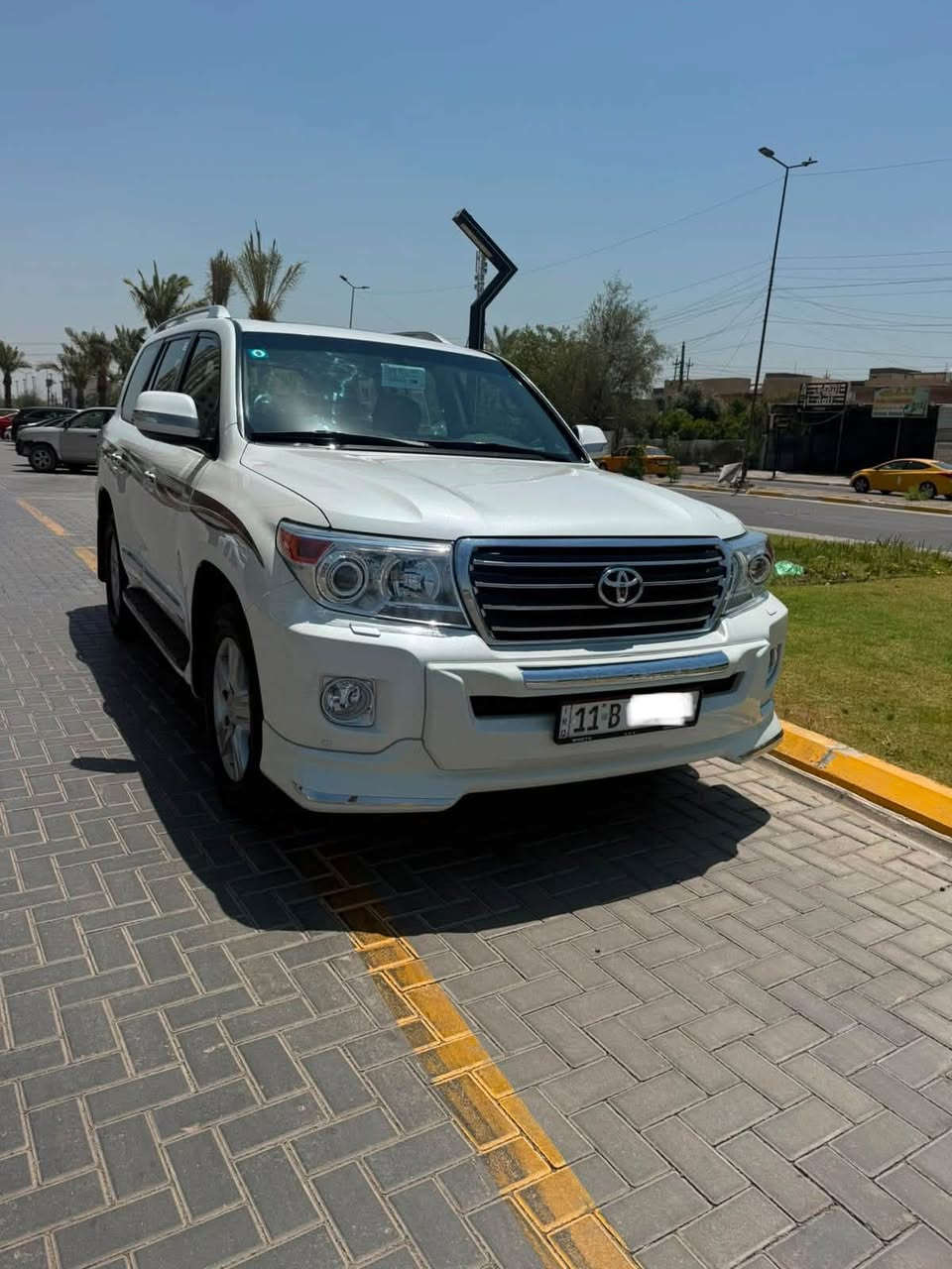 لاندكروز GXR موديل 2013 بريم
بأسمي تحويل مباشر ماشية 98 الف كم
السيارة مكفولة من الصبغ والتبديل مكينه وكير مكفوله
مكان السيارة بغداد حي الحسين 
سعرها 332$$ بيها مجال بسيط
اتصل فقط ***********
