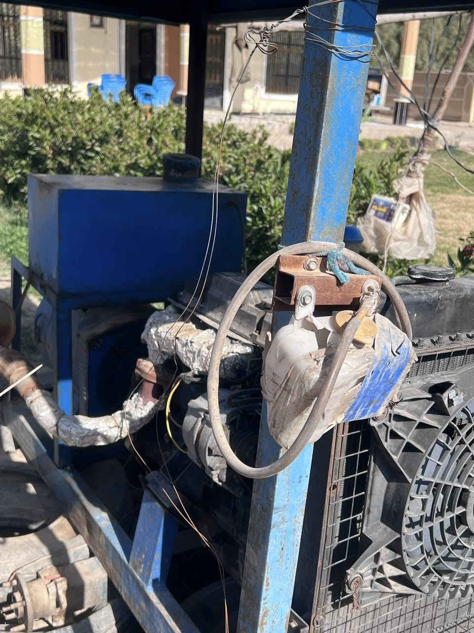 السلام عليكم مولد كيا للبيع كامل ومكفول ١٢٥ أمبير جهاز تشغل وإطفاء ذاتي تانكي ٤٠ التر كاز نظيف جداً اريد أبيعه لان شديت منظومه طاقه شمسيه اي ستفسار اتصل وتدلل ………….. ‭٠٧٧٧ ٥٤٨ ٣٣٨٠‬
