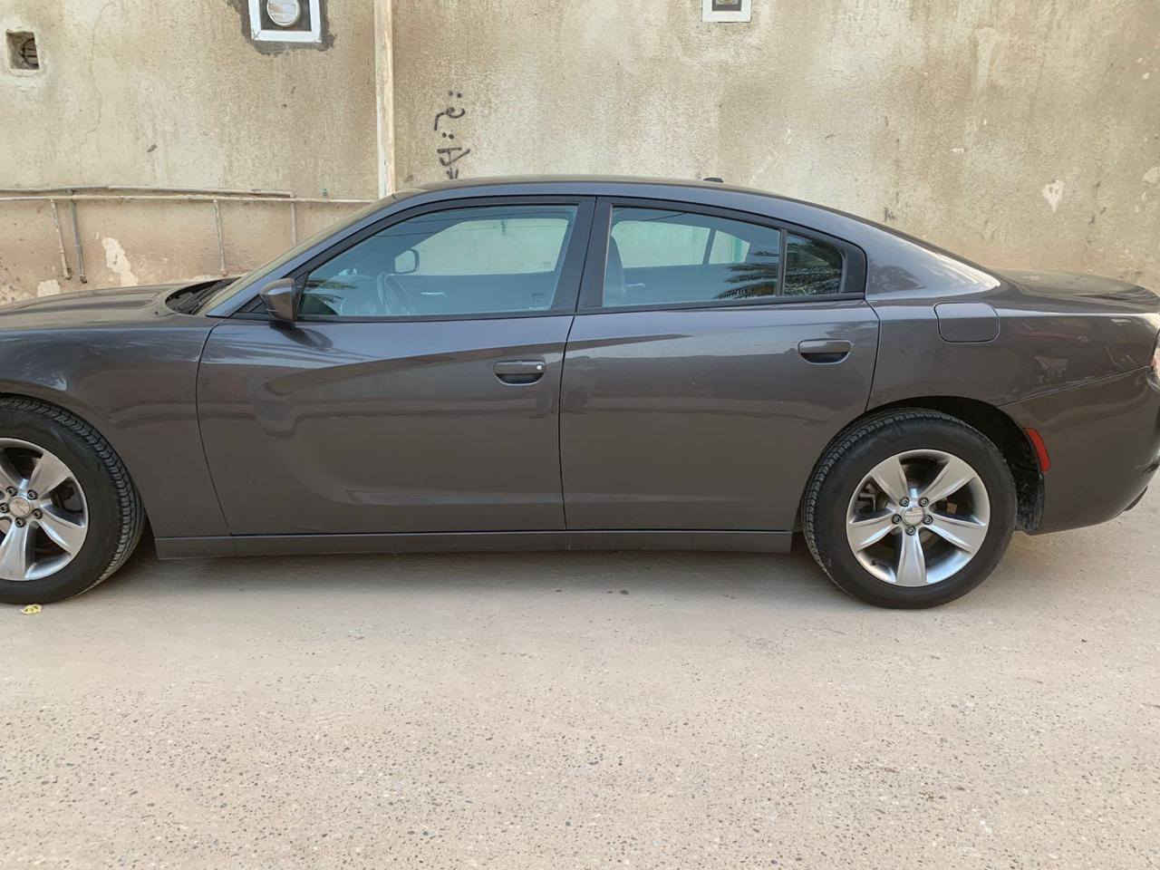 سلام عليكم شباب جارج موديل ٢٠١٩السياره جديده استخدام شخصي يعني مامشتغله خط وبل عافيه الي ياخذها شباب اني مكلف بل نشر هذا رقم رعيه وبسامه السياره ***********
