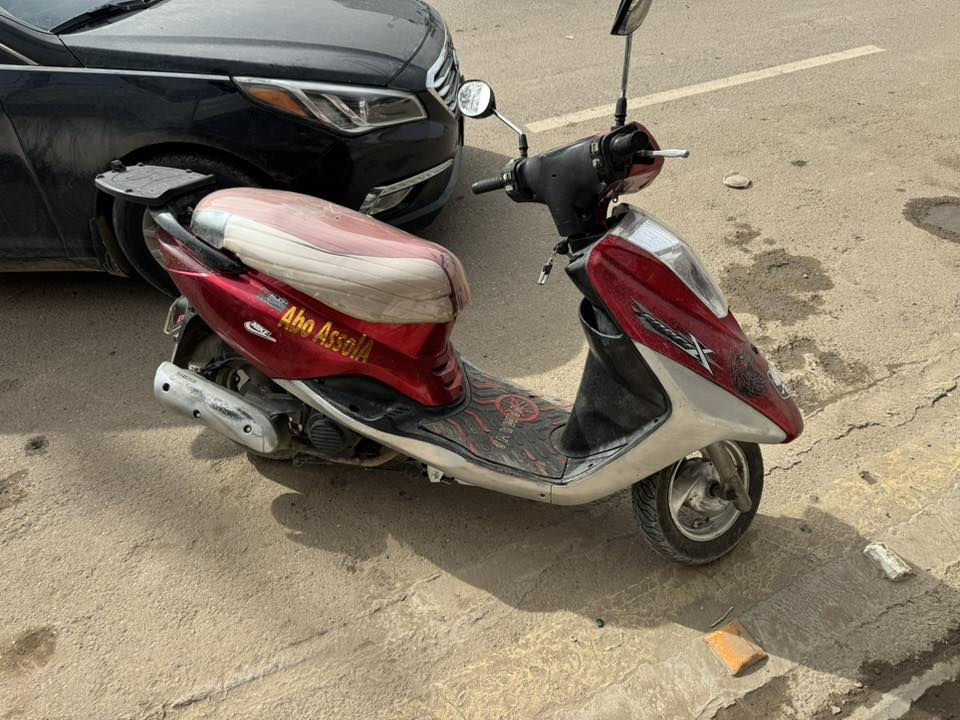 السلام عليكم دراجه للبيع  بريز لايت ناصي كابريتر اصلي كهربائيات كلها شغاله اي نقص مابيها مكينه فولل مامفتوحه وناعمه   رقم الهاتف***********
