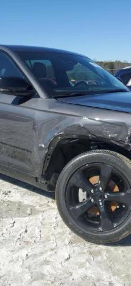 السلام عليكم جيب  شيروكي لمتدد 
2024 
Jeep Grand Cherokee 4Xe 2024
حجم المكينه : 2000  تيربو
الضرر  : جاملغ الايمن فقط 
الباقي كفاله عامه سيارة جديده 
فول مواصفات 1/1  عدا البانوراما 
5 راكب سيارة. 
الرقم بغداد تحويل سيارة 
#السعر : مناااااسب 
مكانها السيارة بغداد /الشعلة 
الاستفسار واتساب (***********)
