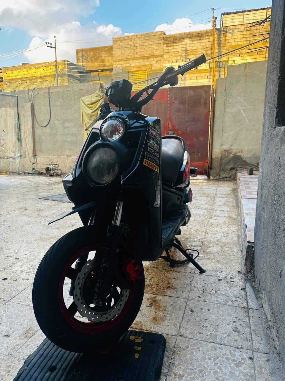 سلام عليكم سكنس جبلي للبيع الدراجه صارلها شهرين من طالعه من رمبه مكينتها ناعمه ومكفوله وبوشتها بلاديه مكفوله من الفتح وكفراتها مكفوله من الختم الكهربائيات كلها شغاله تغسل منا تنكر سلف منا /ملاحظة= كفر الصفحه بي كسر بسيط موضح بالصوره الاخيرهه
مكاني بصره _ زبير 
واتساب فقط متواجد
***********
