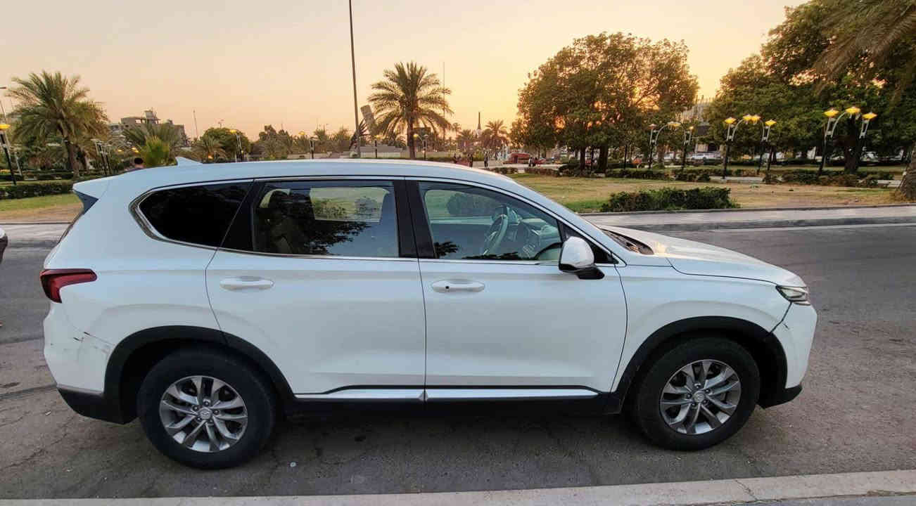 سنتافيا موديل 2020 وارد امريكي 
حادثها قطعتين صبغ 
محرك 4 سلندر
رقم بغداد
بصمة 
قطعتين تبريد 
فول مواصفات عدا فتحة
سعرها 163وبيها مجال
للاتصال على الرقم ***********
