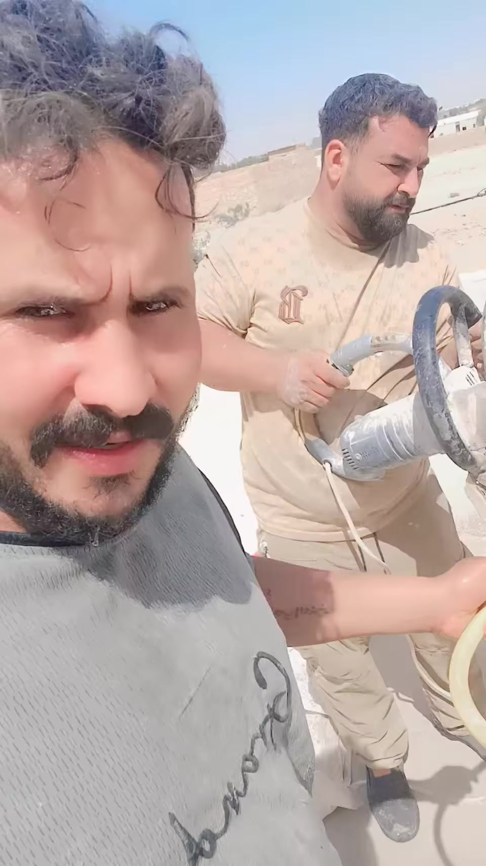 السلام عليكم ابو تفليش قص كتب في النجف رقم التواصل ***********
