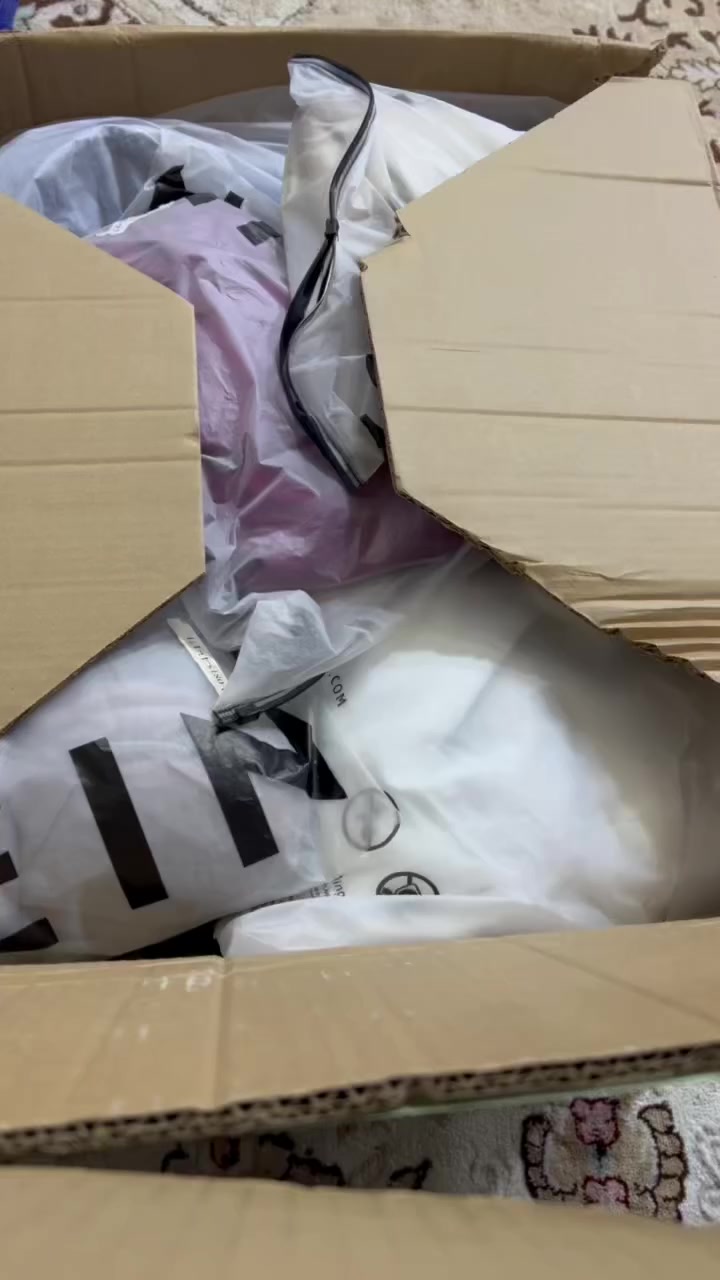 للبيع كارتونتين فساتين شي ان جمله


**إذا كنت صاحب هذا الإعلان وتريد حذفه لأي سبب، رجاءا أرسل رسالة إلى الدعم الفني**