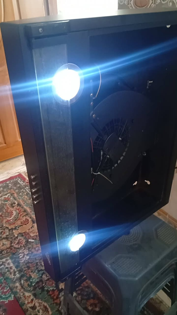 مفرغة مال كاونتر استعمال قليل جدا جدا
شاشه صغيره شغاله على فحص 
شاشه اكبر منه عاطله الاضاءه فقط ماداخلات تصليح 
***********
