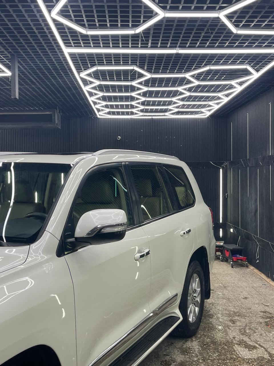 السلام عليكم 
لاندكروز 2018. 
فول مواصفات 

بريم اصل 

رقم بغداد باسمي 

رقم مميز

ماشية 150 الف
نظيفة وجاهزة 
مابيها اي نقص 
مكفولة 
السونار مرفق بالمنشور 

السعر 480$ ورقة 

العنوان بغداد 
المنصور

الاتصال 
***********
